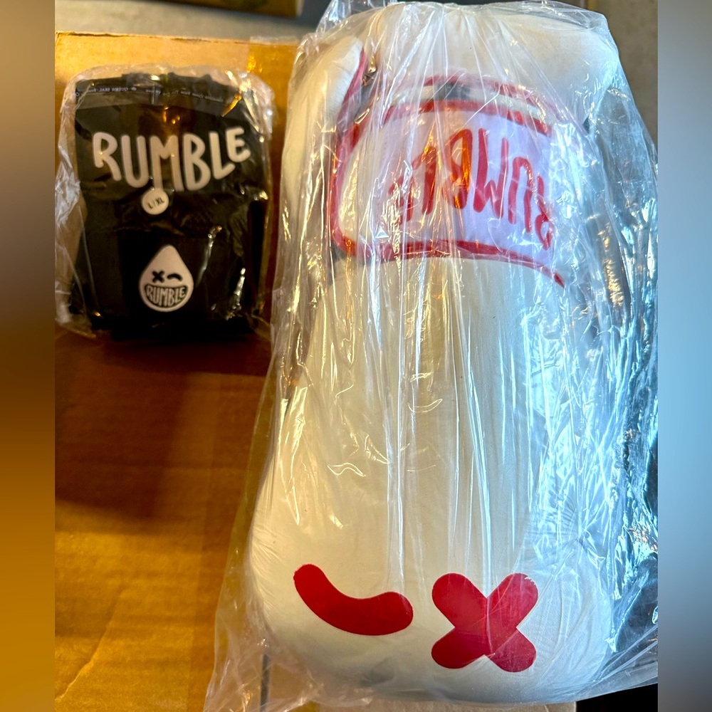 BRAND NEW!! RUMBLE WINK BOXING GLOVE and JAB QUICK WRAP